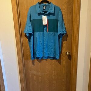 Cotopaxi Blue and Teal Casual Button Down Shirt